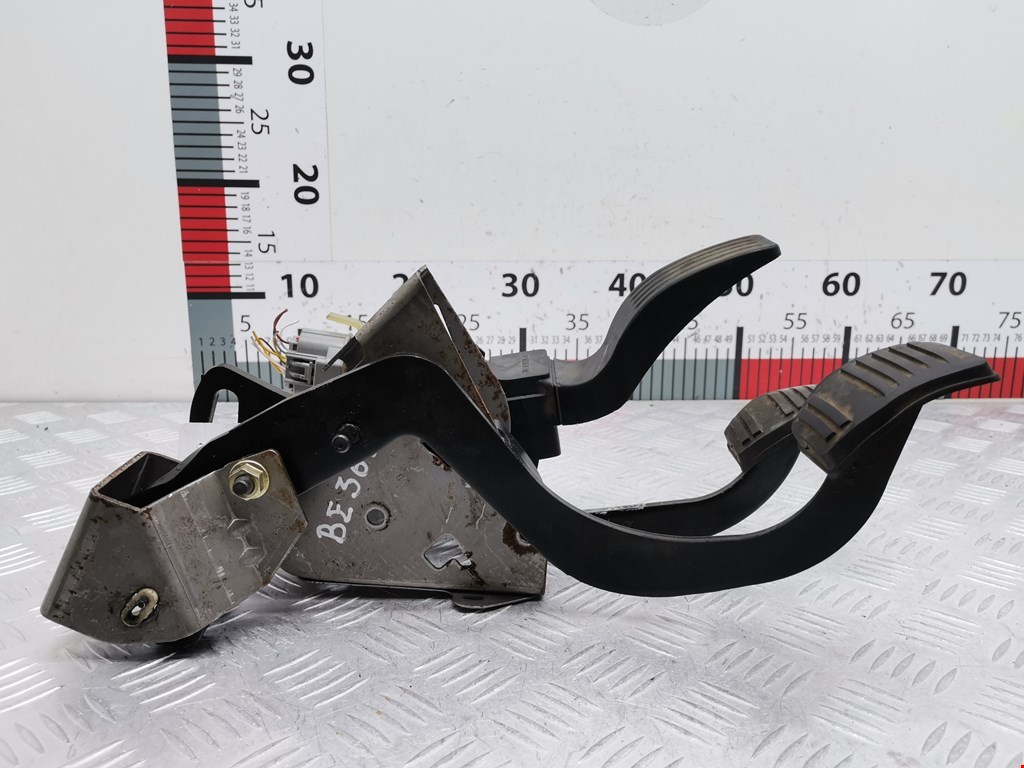 Блок педалей (педальный узел) FORD Focus I 1998-2005