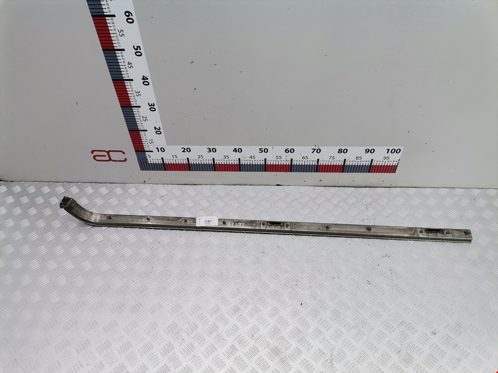 Направляющая сдвижной двери Iveco Daily 3 (1999-2006)