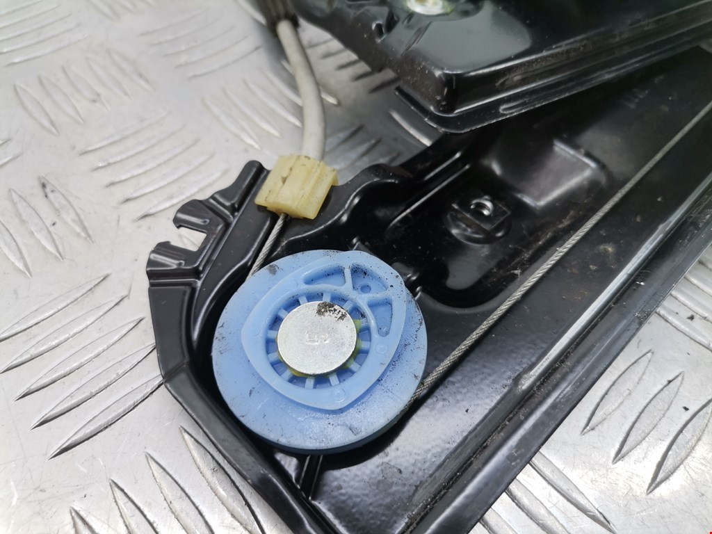 Стеклоподъемник передний правый OPEL Astra J 2009-2017