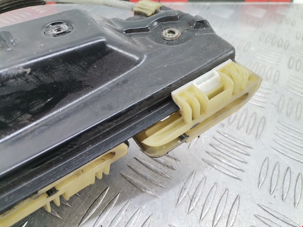 Стеклоподъемник передний правый OPEL Astra J 2009-2017