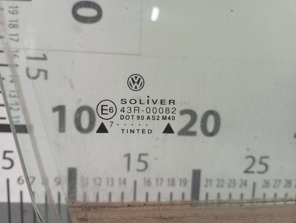 Стекло двери переднее правое VOLKSWAGEN Passat B5 1997-2005