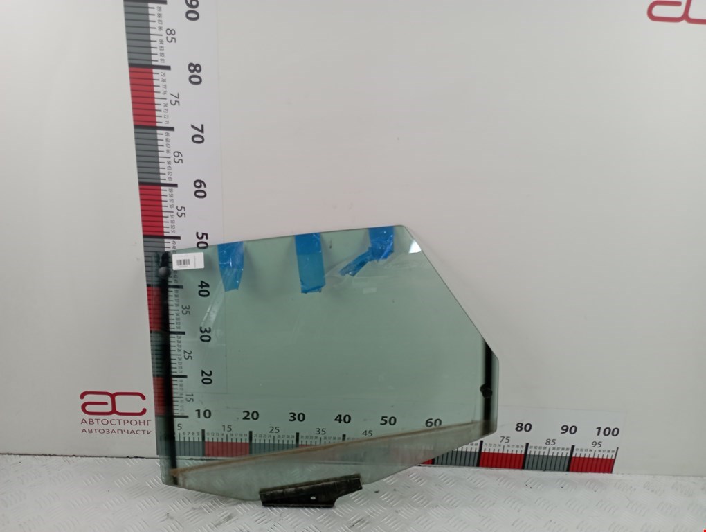 Стекло двери заднее левое AUDI 80 B3 1986-1991