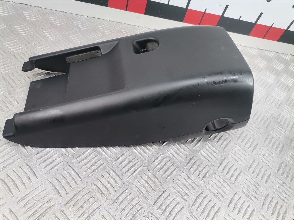 Кожух рулевой колонки VOLKSWAGEN Passat B6 2005-2011