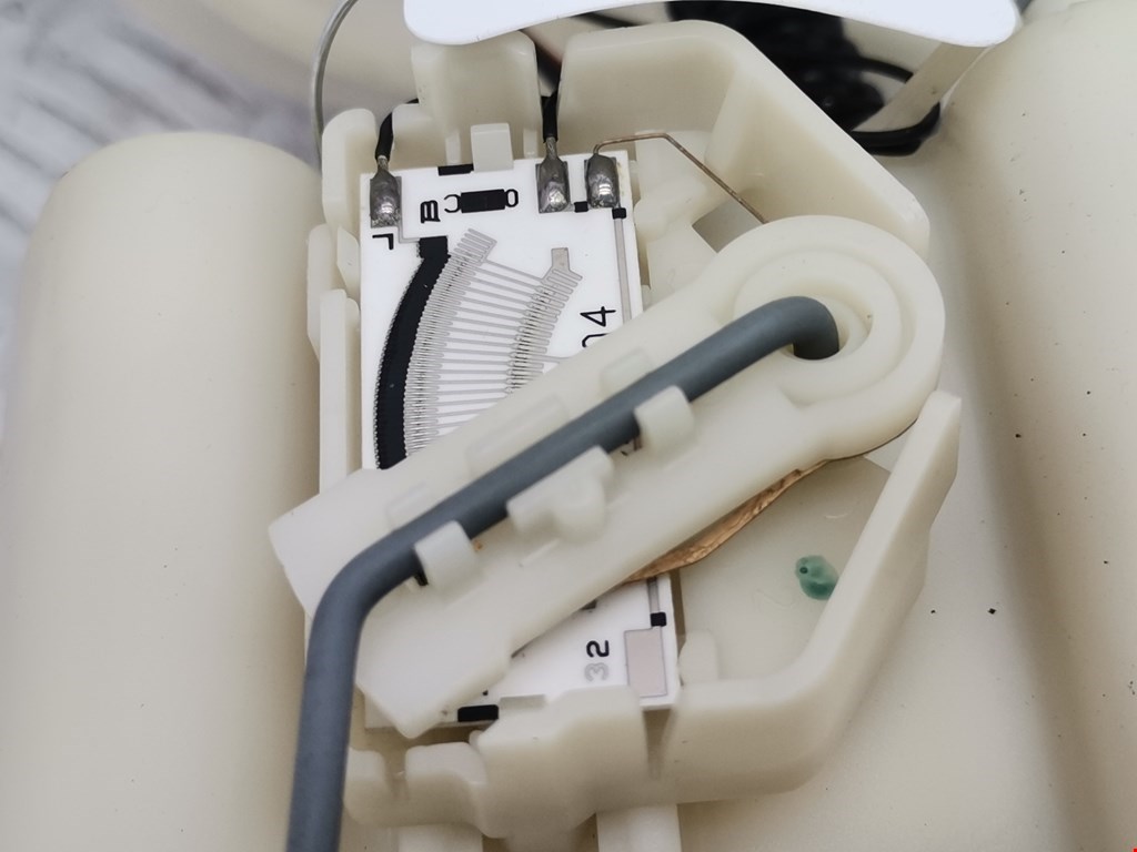 Насос топливный (электрический) PEUGEOT 206 1998-2012