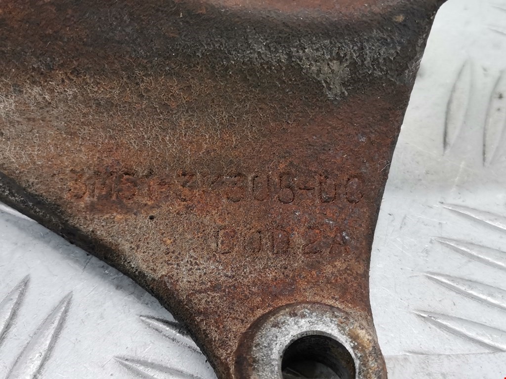 Кронштейн VOLVO V50 I 2004-2012