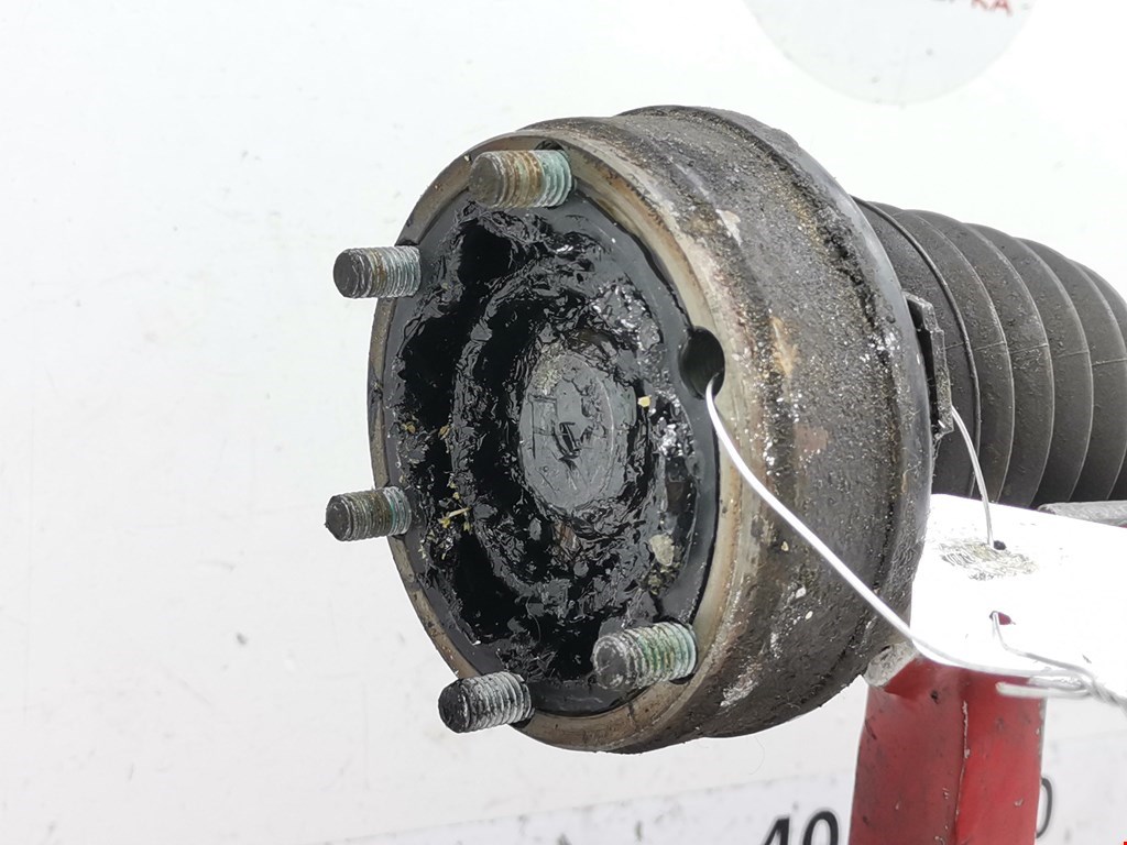 Полуось (привод, приводной вал) передняя левая VOLKSWAGEN Polo IV 2001-2009