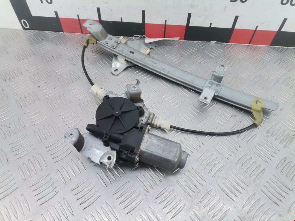 Стеклоподъемник задний левый NISSAN Almera Tino 2000-2006