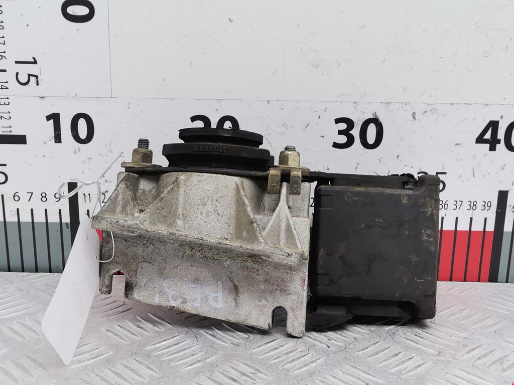 Подушка (опора) крепления двигателя Renault Kangoo 1 (1997-2007)