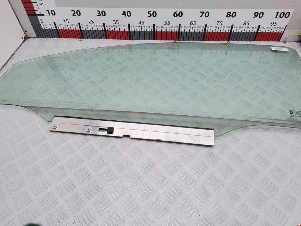 Стекло двери переднее левое OPEL Corsa C 2000-2006