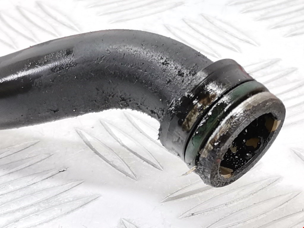 Патрубок AUDI A6 C5 1997-2004