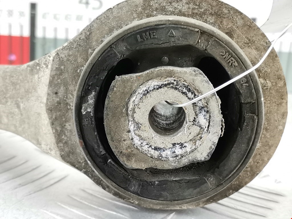 Рычаг передний правый AUDI A4 B6 2001-2005