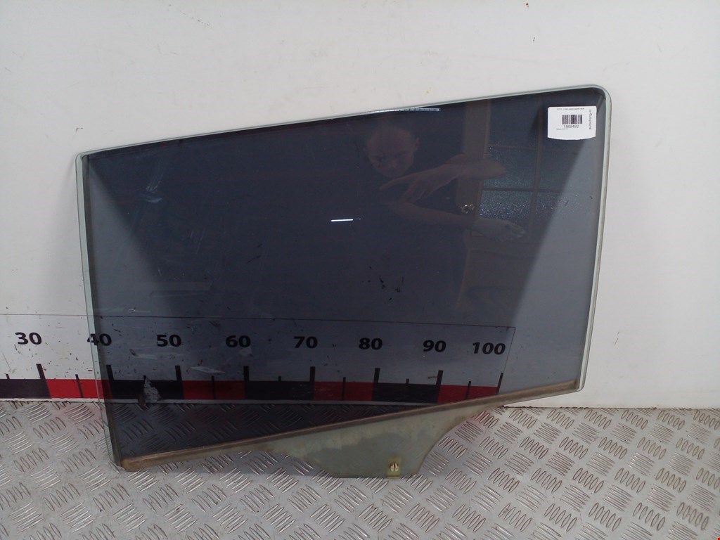 Стекло двери задней левой Mazda 6 GG (2002-2008)