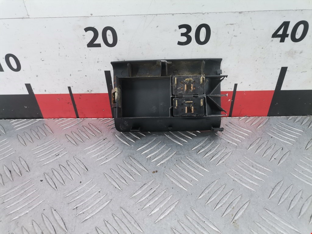 Блок управления стеклоподъемниками AUDI A4 B5 1995-2001