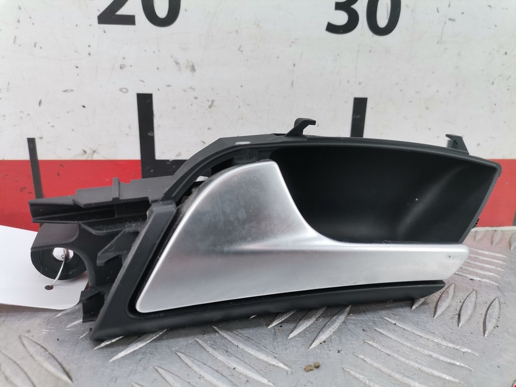 Ручка дверная передняя внутренняя левая AUDI A5 2007-2016