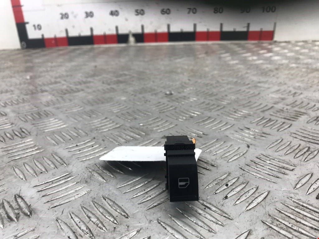 Кнопка стеклоподъемника VOLKSWAGEN Passat B6 2005-2011