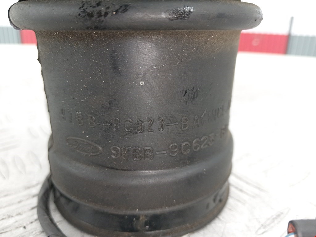 Патрубок воздушного фильтра FORD Mondeo II 1996-2000