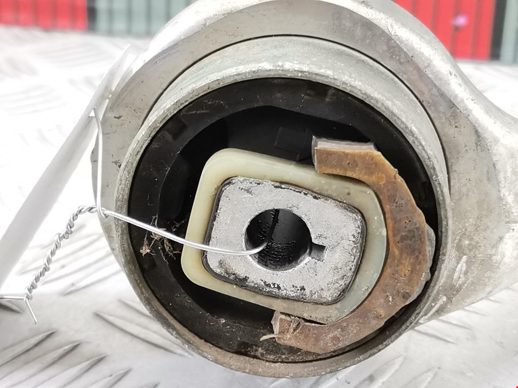 Рычаг передний правый VOLKSWAGEN Passat B5 1997-2005