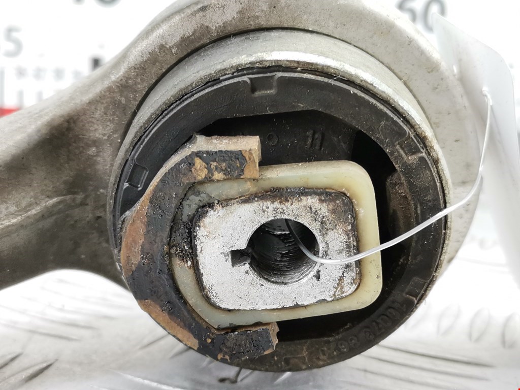 Рычаг передний правый VOLKSWAGEN Passat B5 1997-2005