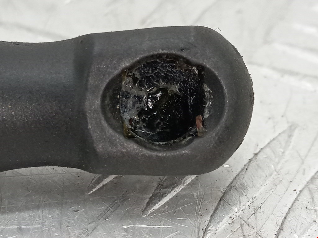 Амортизатор капота левый=правый AUDI A4 B6 2001-2005