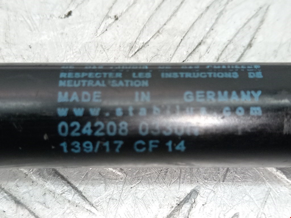 Амортизатор капота левый=правый AUDI A4 B6 2001-2005