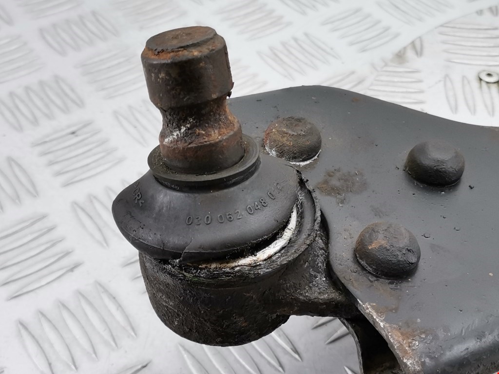 Рычаг передний правый MERCEDES-BENZ Vito W639 2003-2014