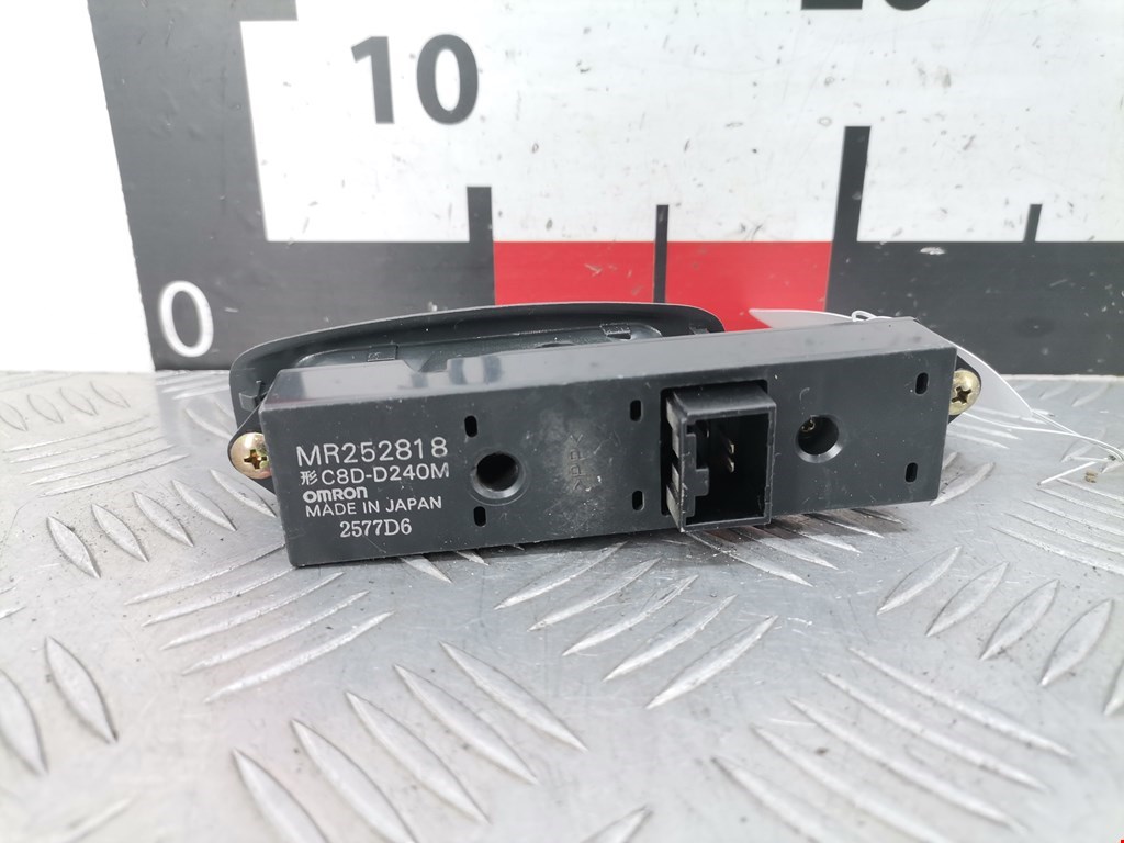 Кнопка стеклоподъемника MITSUBISHI Galant VIII 1996-2006