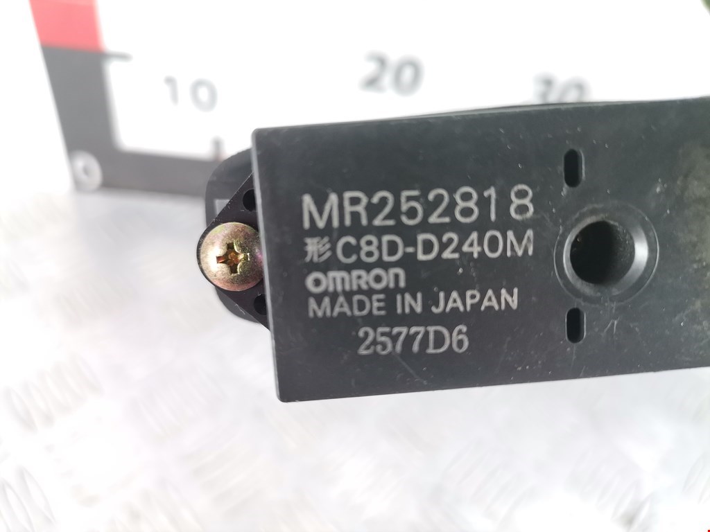 Кнопка стеклоподъемника MITSUBISHI Galant VIII 1996-2006