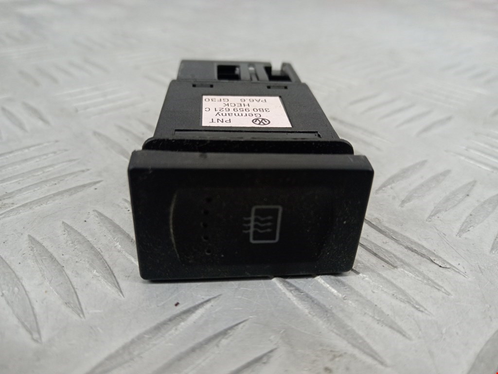 Кнопка подогрева (обогрева) заднего стекла Volkswagen Passat 5 (1996-2000)