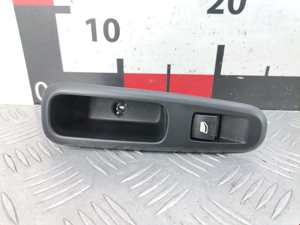 Кнопка стеклоподъемника PEUGEOT Partner 2008-2018