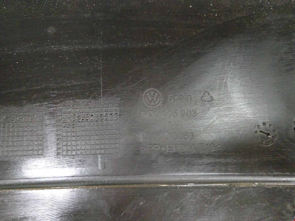 Бампер передний VOLKSWAGEN Polo IV 2001-2009