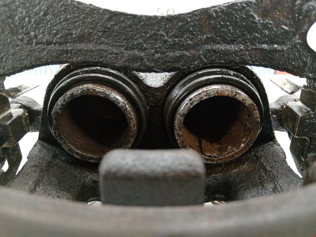 Суппорт передний левый CHEVROLET Captiva 2006-2010