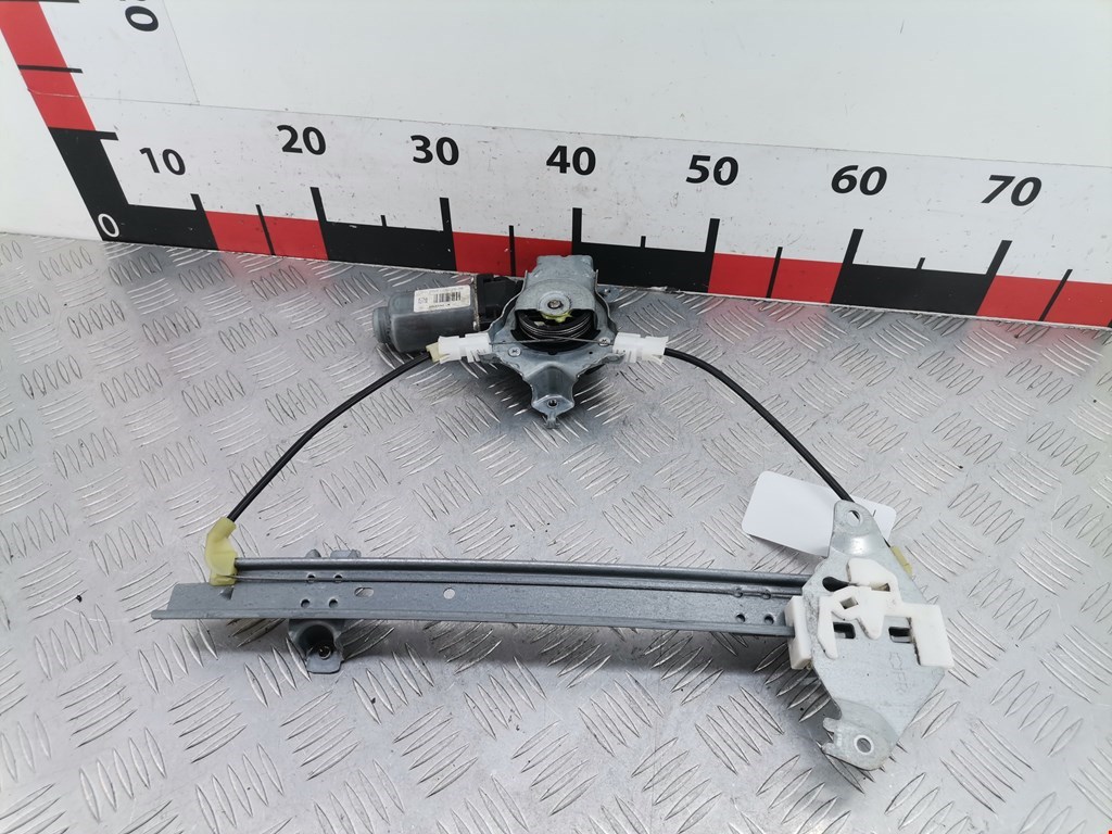 Стеклоподъемник задний правый NISSAN Qashqai J10 2006-2013