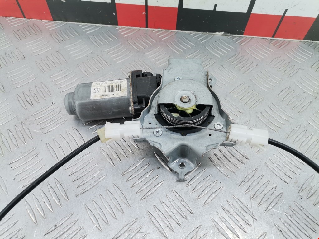 Стеклоподъемник задний правый NISSAN Qashqai J10 2006-2013