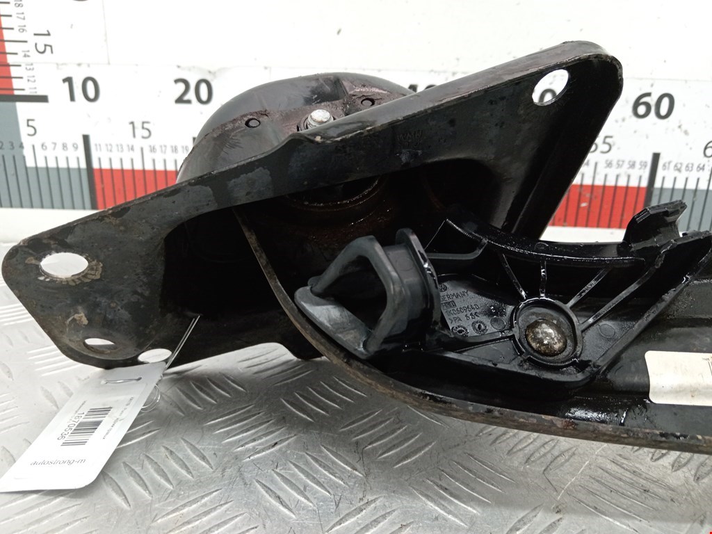 Рычаг задний правый VOLKSWAGEN Golf V 2003-2009