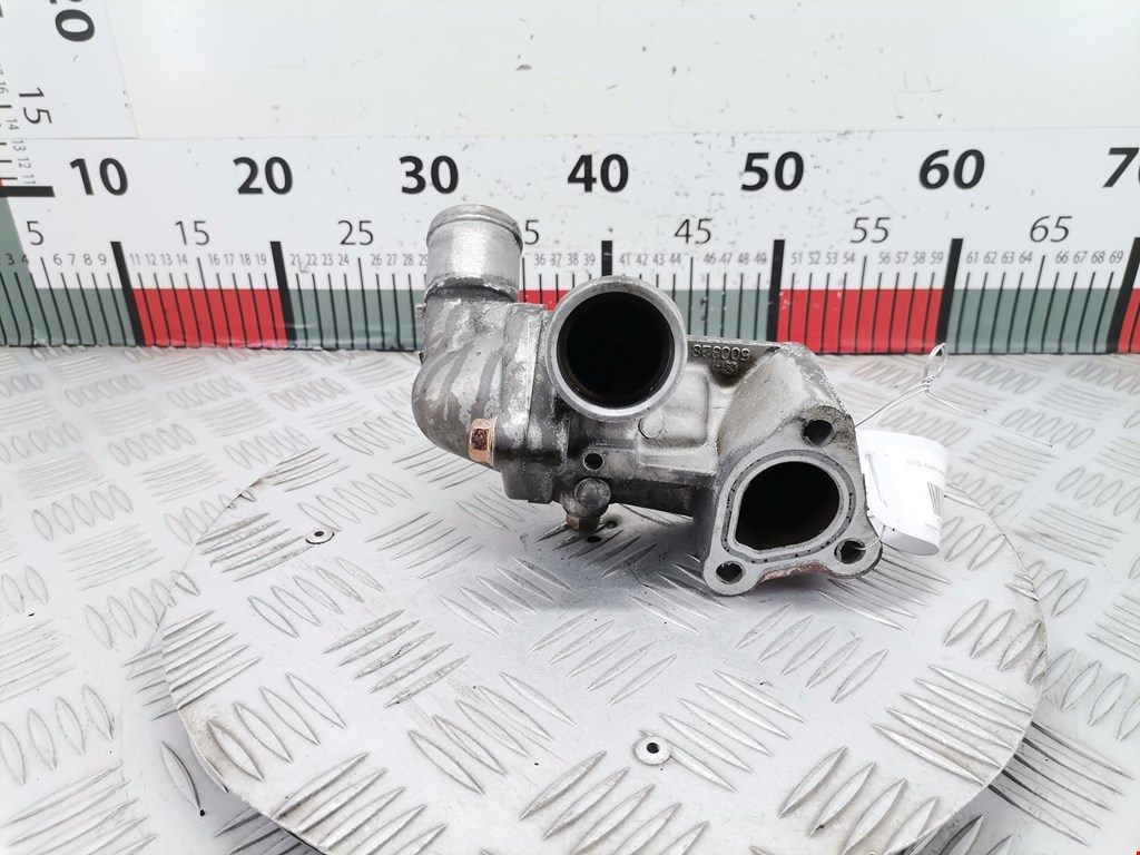 Корпус термостата MITSUBISHI Carisma 1995-1999