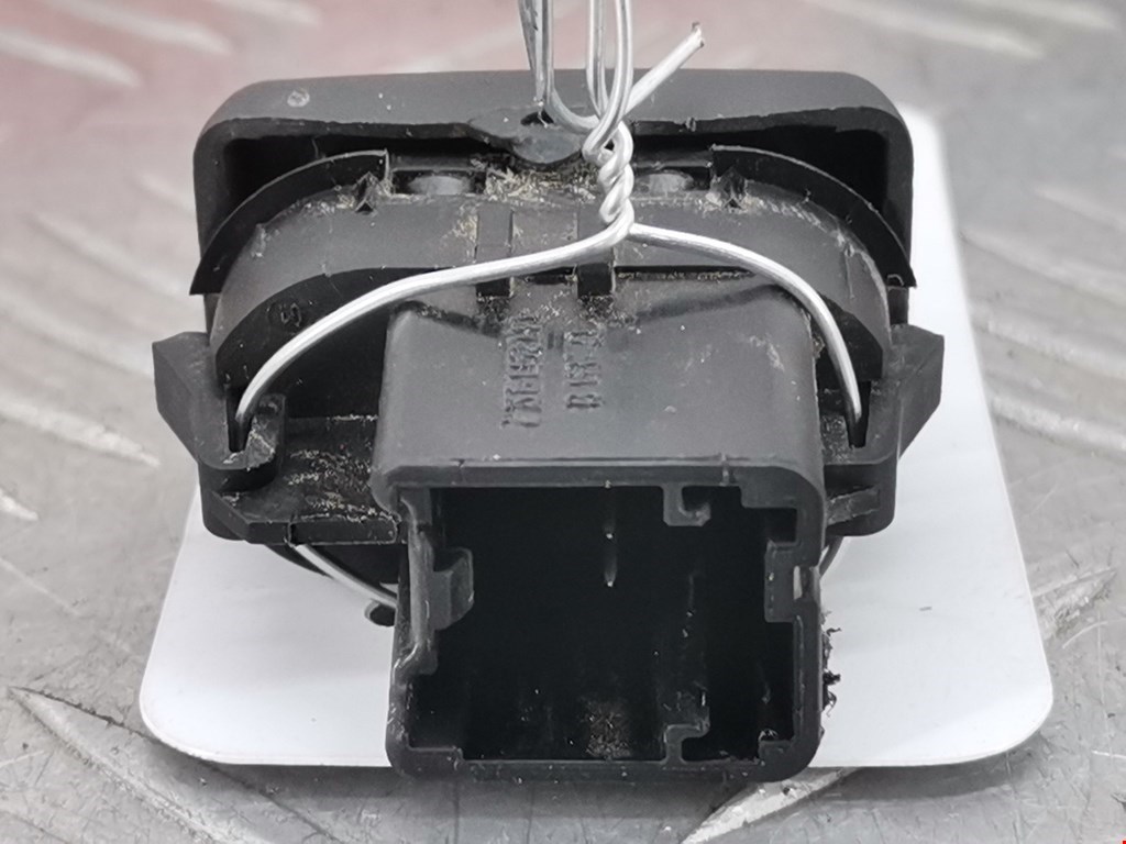 Кнопка стеклоподъемника FORD Kuga 2008-2012