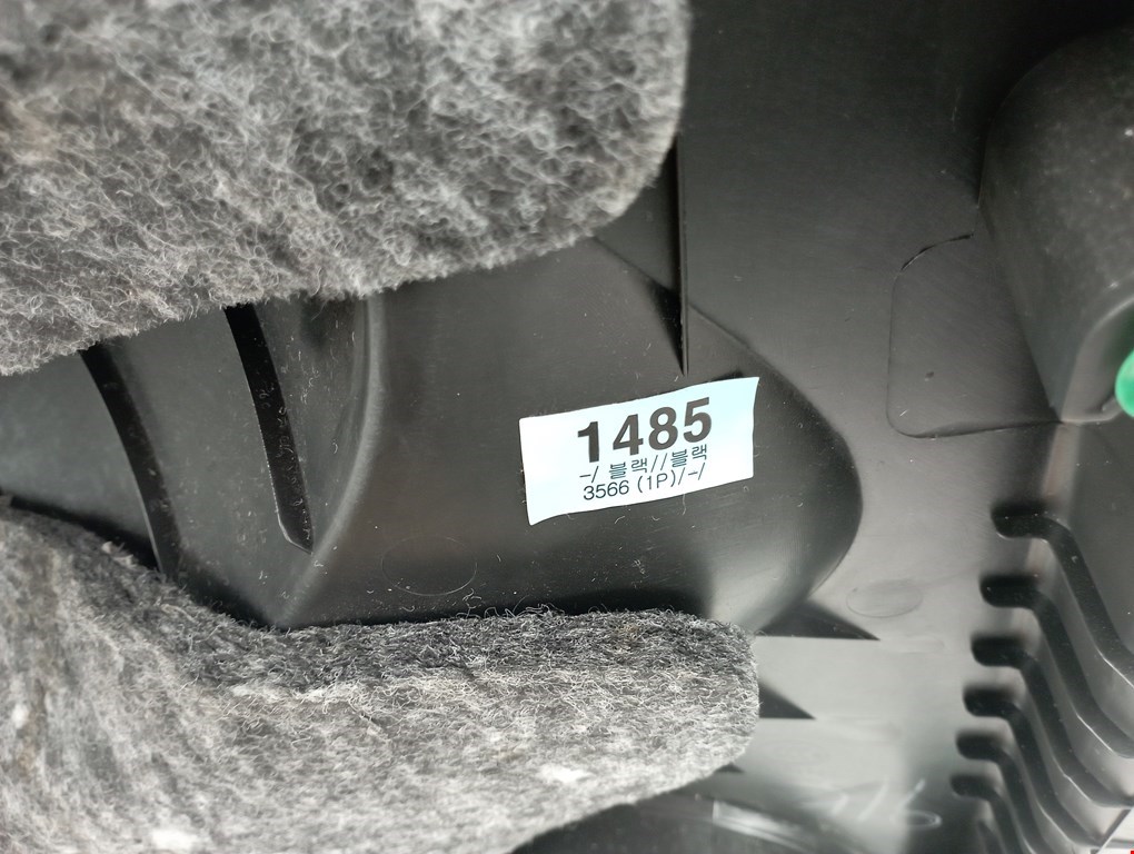 Обшивка двери задняя правая CHEVROLET Orlando 2011-2015