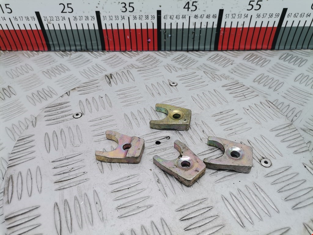 Кронштейн форсунки MITSUBISHI Carisma 1995-1999