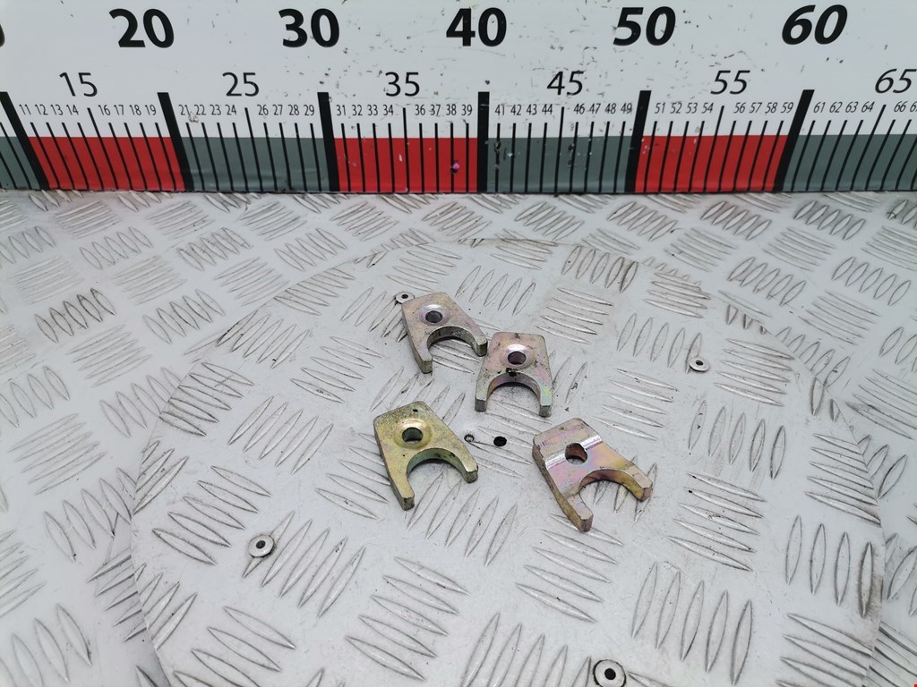 Кронштейн форсунки MITSUBISHI Carisma 1995-1999