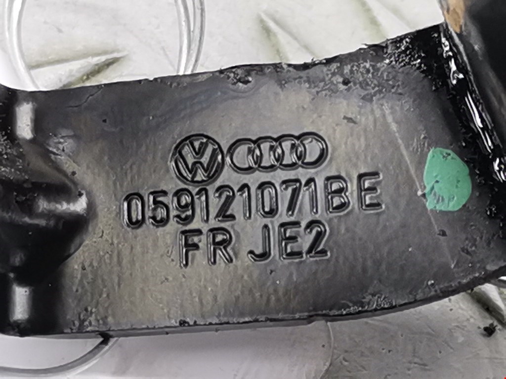 Патрубок VOLKSWAGEN Phaeton 2002-2016