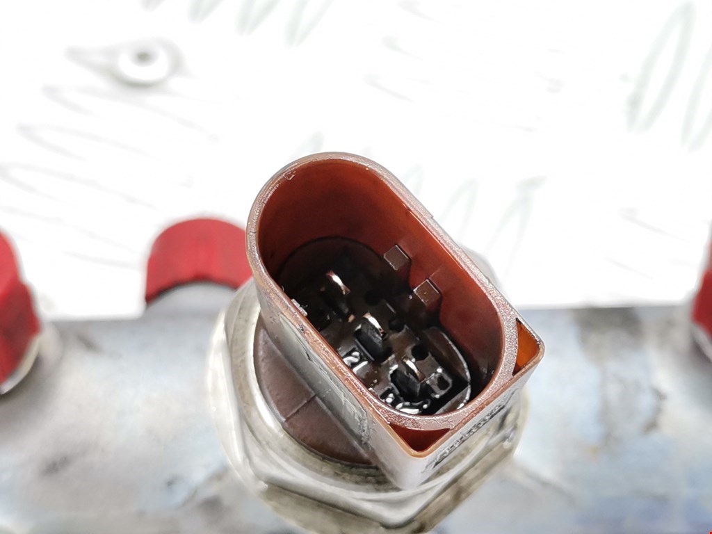 Датчик давления топлива VOLKSWAGEN Phaeton 2002-2016