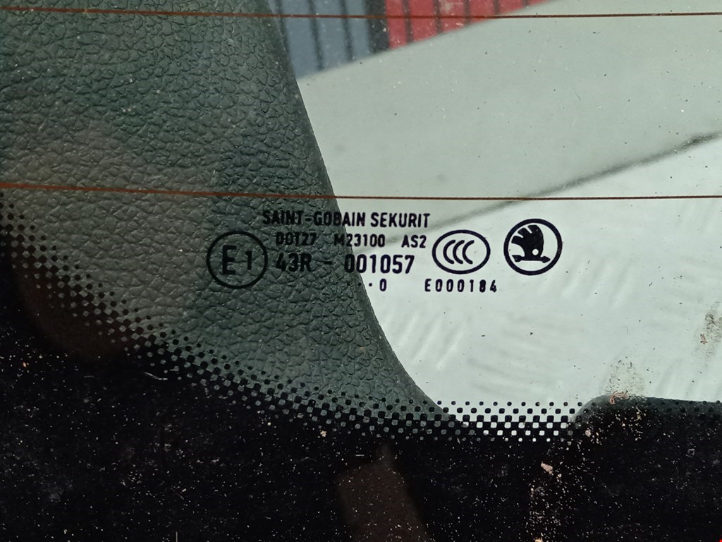 Стекло заднее SKODA Superb 2008-2015