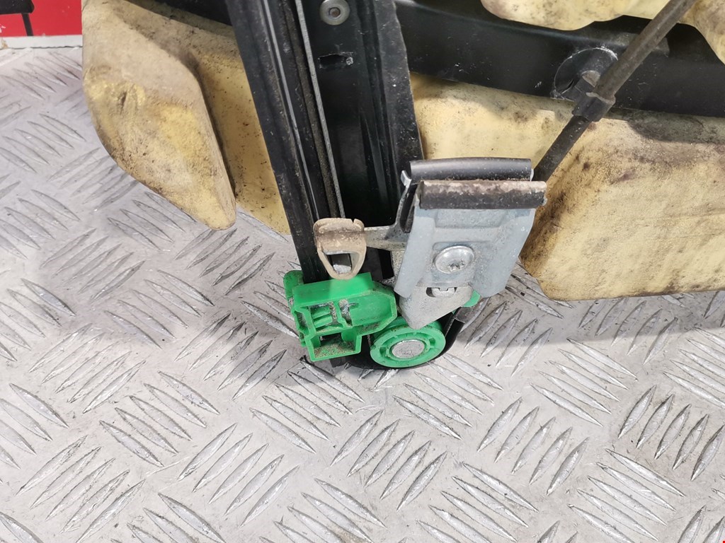 Стеклоподъемник передний правый AUDI A4 B5 1995-2001