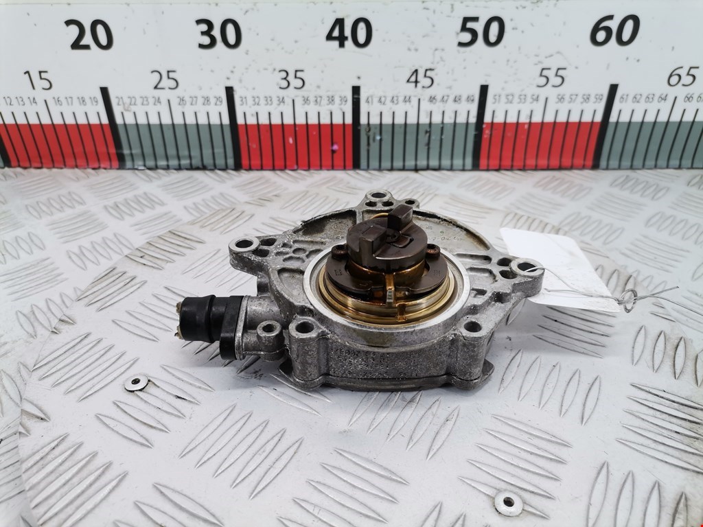 Насос вакуумный BMW 5-Series (E60/E61) (2003-2010)