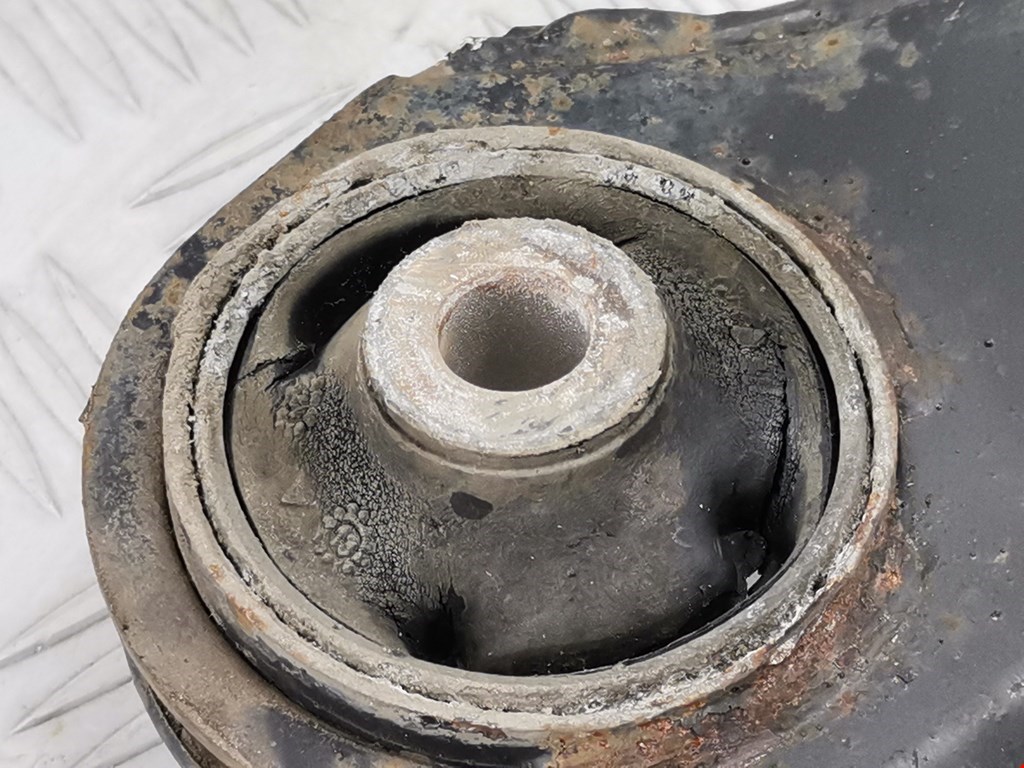 Рычаг передний левый VOLKSWAGEN Golf IV 1997-2003