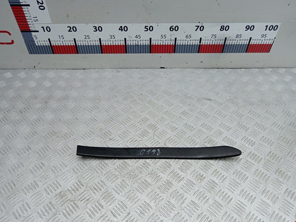 Накладка (молдинг) крыла заднего правого Nissan Micra K12 (2002-2010)