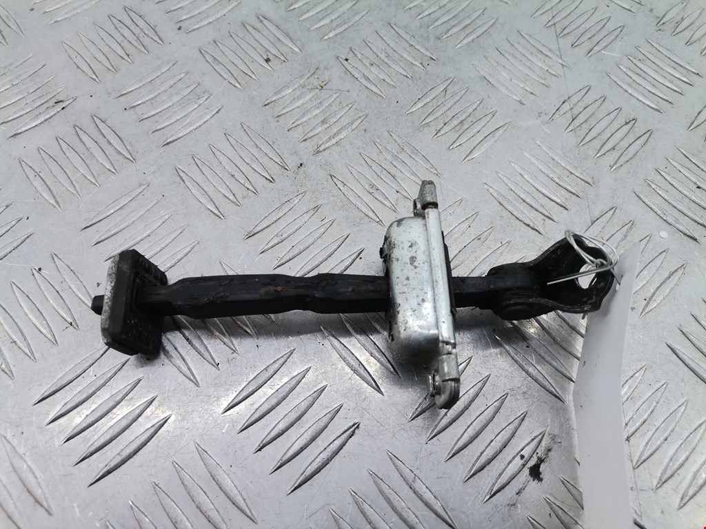 Ограничитель открывания двери KIA Carens 2006-2012