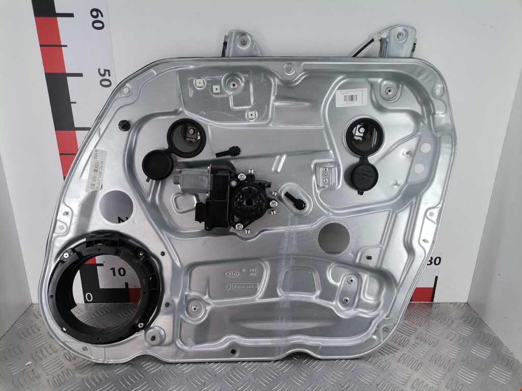 Стеклоподъемник передний правый KIA Carens 2006-2012
