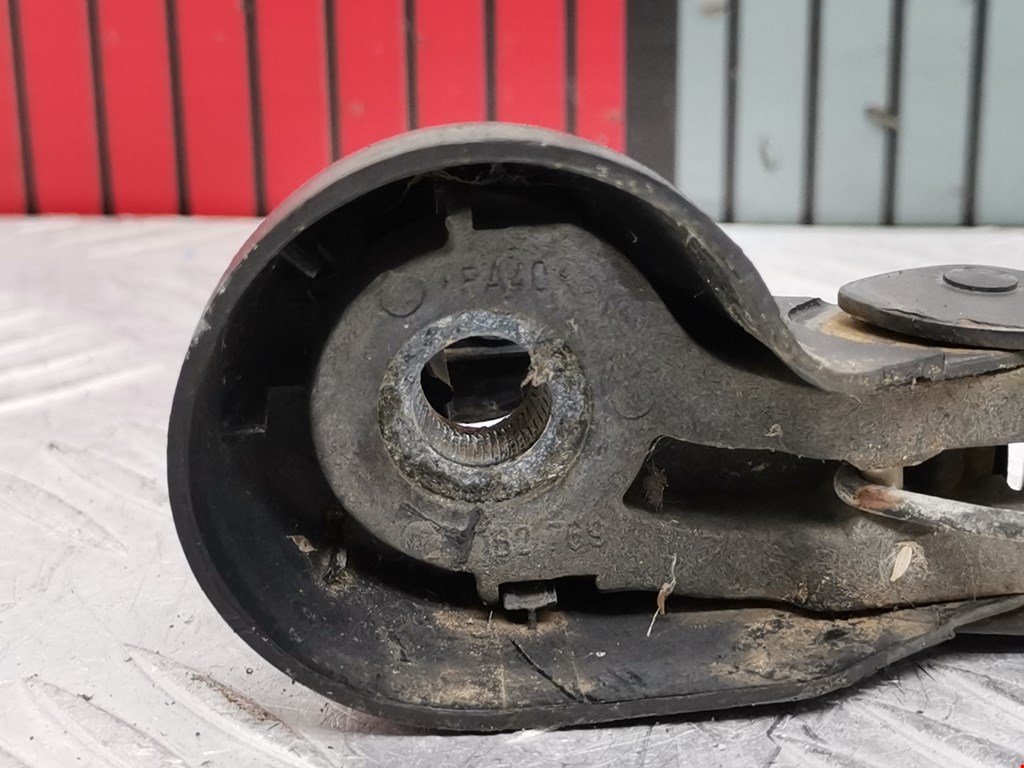 Поводок дворника задний (заднего) AUDI A4 B5 1995-2001