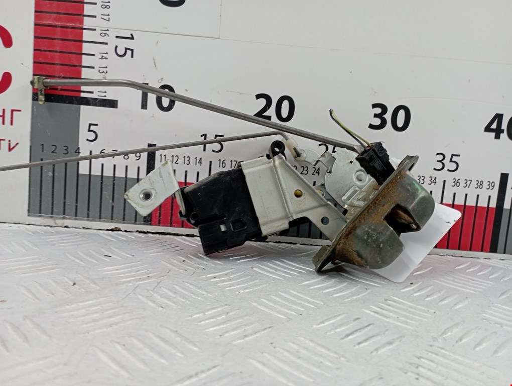 Замок багажника (крышки двери) SUBARU Legacy 1994-1999